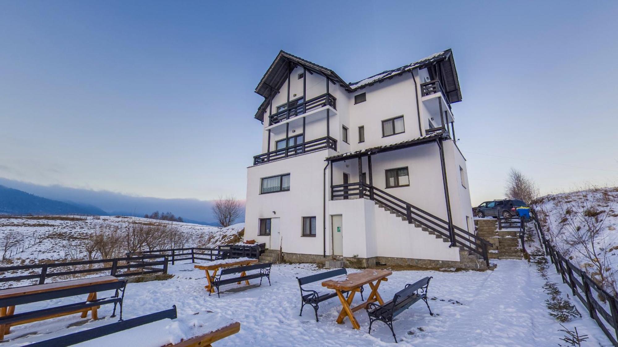 Vila Luca-Hotel Şirnea المظهر الخارجي الصورة